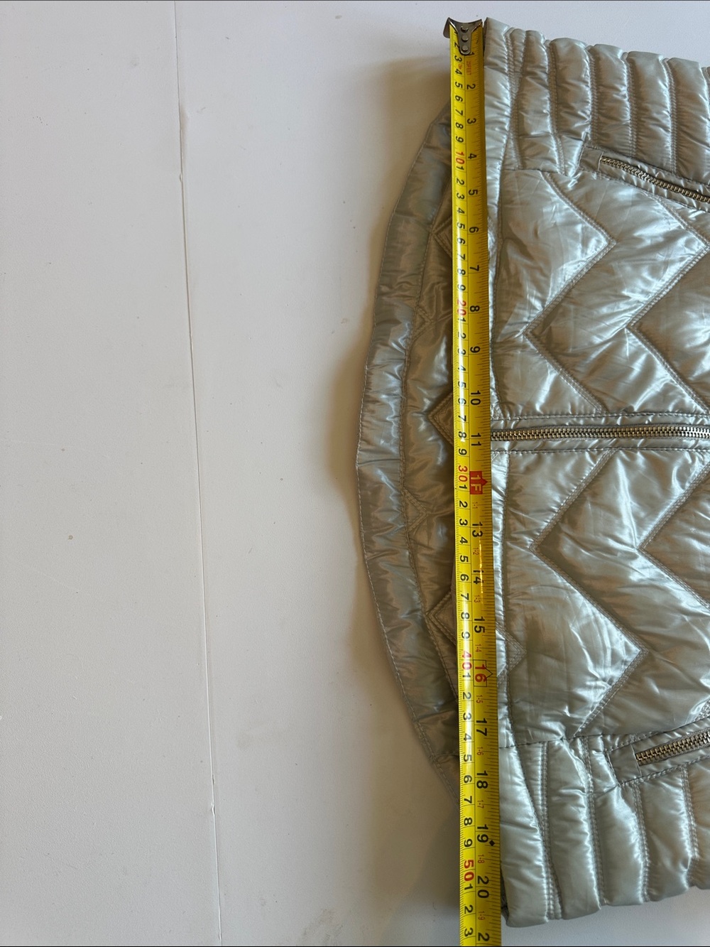 Calvin Klein Duck down Metallic Silver Puffer Vest - Picture 11 of 12